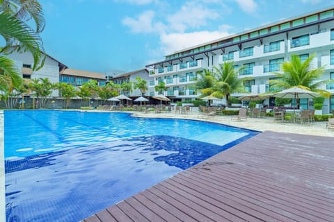 Facade/entrance, Swimming pool