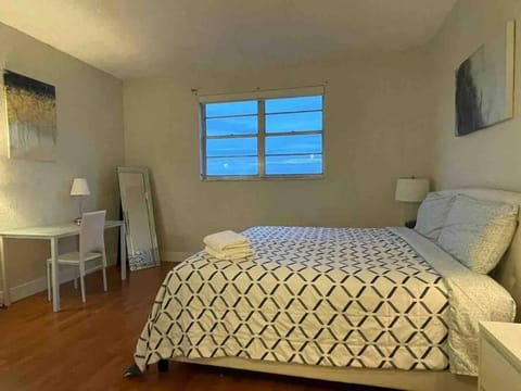 Ocean view 1 bedroom in Hollywood Apartment in Hollywood Beach