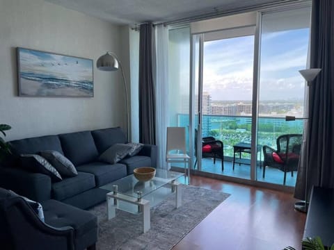 Ocean view 1 bedroom in Hollywood Apartment in Hollywood Beach