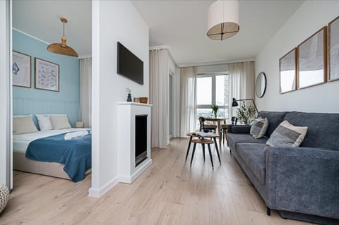 Bed, Living room, Photo of the whole room, Seating area, Dining area, Bedroom