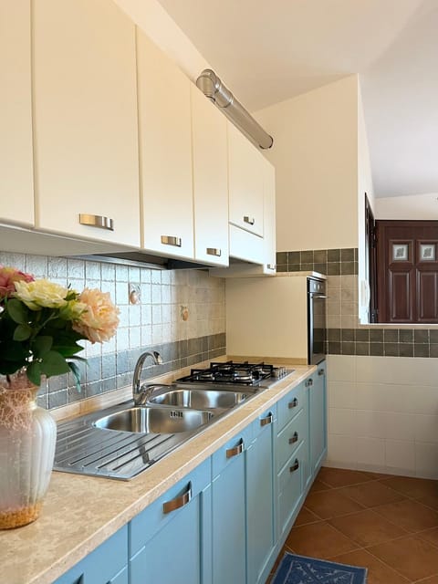 Kitchen or kitchenette, pet friendly, stove