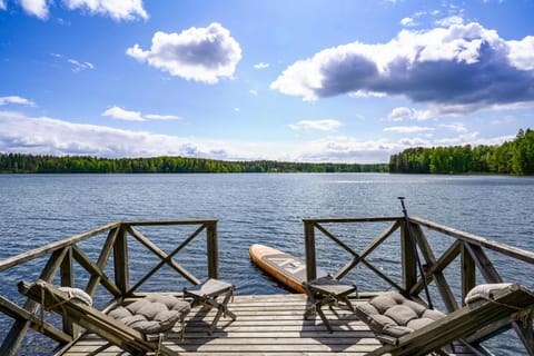 Villa Ritva - Modern - Lakefront - Hot Tub House in Uusimaa