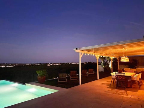 Night, Natural landscape, View (from property/room), Balcony/Terrace, Other, Dining area, Pool view, Swimming pool, sunbed