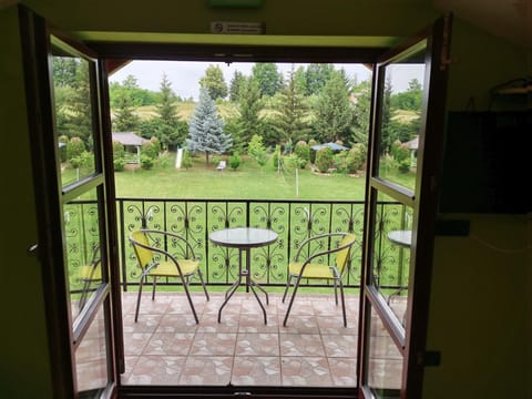 Balcony/Terrace, Garden view