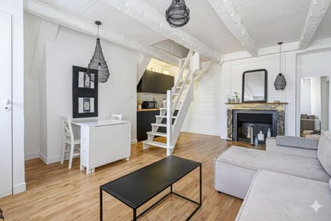 Bohème, joli duplex, Intra-Muros/Port de plaisance Apartment in Séné