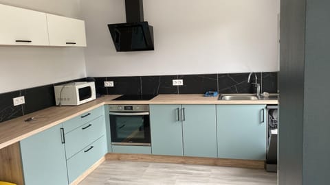 Kitchen or kitchenette, minibar, pet friendly, stove, toaster
