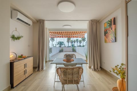 Balcony/Terrace, Living room, Sea view, air conditioner