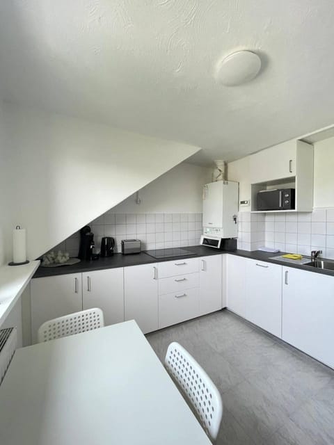 Kitchen or kitchenette, minibar, pet friendly, stove, toaster