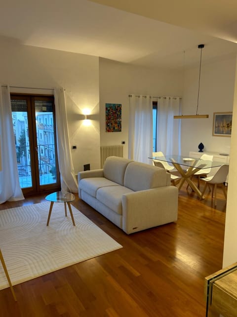 Bed, Living room