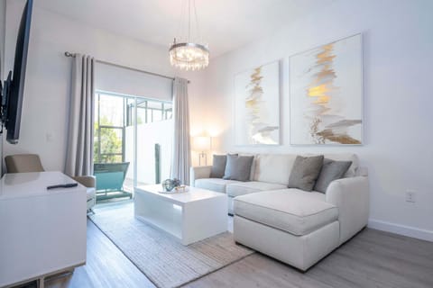 Azur Resort - Luxury 5 Bed Villa - Private Pool House in Loughman