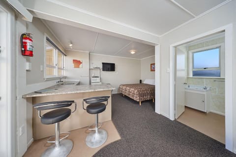 Photo of the whole room, Seating area