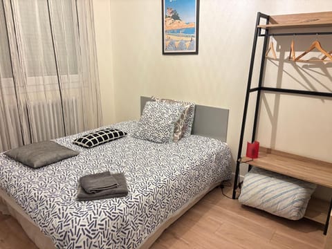 La Maison du Bonheur Unique ! Bed and Breakfast in Saint-Herblain