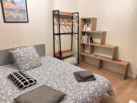 La Maison du Bonheur Unique ! Bed and Breakfast in Saint-Herblain