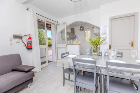 TV and multimedia, Kitchen or kitchenette, Living room, Seating area, Dining area, internet, air conditioner, air conditioner