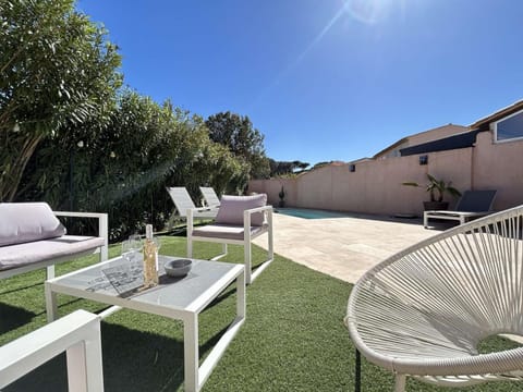 Mazet climatisé avec jardin, piscine privée et proche mer, 3 pièces, 6 couchages à Sainte-Maxime - FR-1-226-545 House in Sainte-Maxime