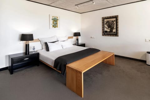 Patio, Kitchen or kitchenette, Seating area, Dining area, Mountain view, Quiet street view