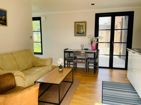 Kitchen or kitchenette, Seating area, Dining area