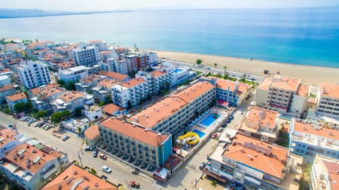 Property building, Day, Natural landscape, Bird's eye view, Beach, Sea view, Location