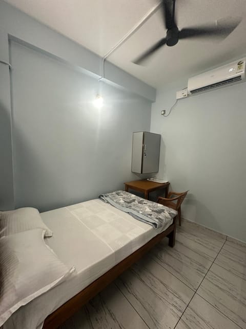 Bed, Photo of the whole room, Bedroom, fireplace, towels, air conditioner