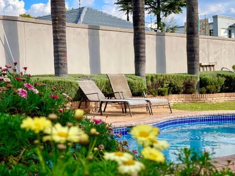 Spring, Day, Garden, Pool view, Swimming pool, sunbed