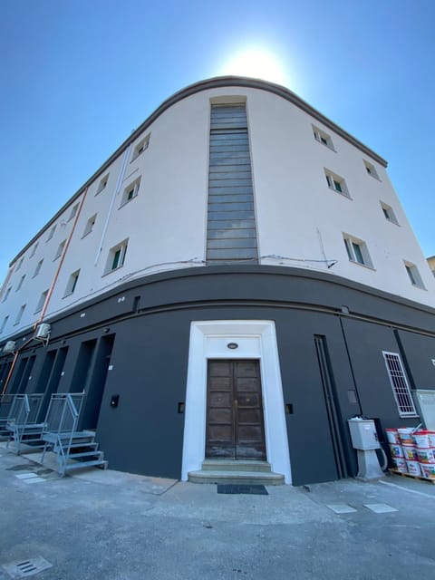 Property building, Day