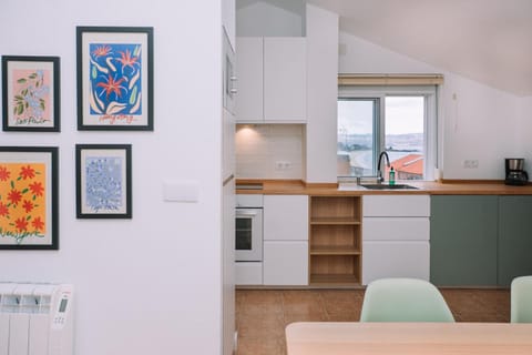 Ideal en primeira línea de playa by CABANA Rentals Apartment in Cangas