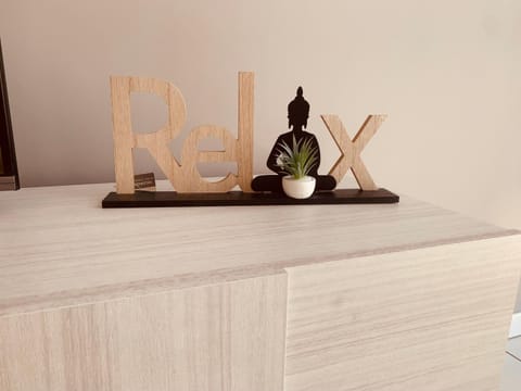 Logo/Certificate/Sign, Text overlay