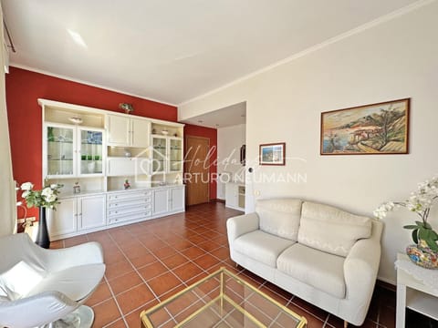 Kitchen or kitchenette, Living room, Seating area