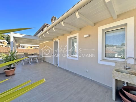 Property building, Day, View (from property/room), Balcony/Terrace, Balcony/Terrace, Dining area