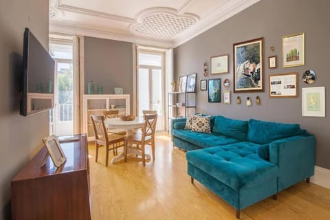 Communal lounge/ TV room, TV and multimedia, Living room, Dining area