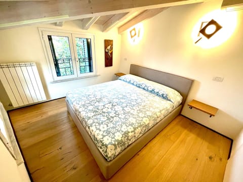 Bed, TV and multimedia, Photo of the whole room, Bedroom, internet, air conditioner