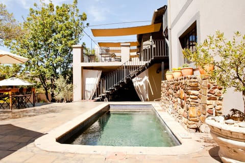 Swimming pool, Swimming pool