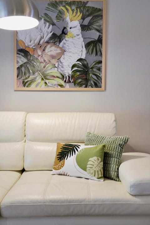 Living room, Decorative detail, Seating area