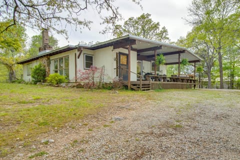 Elizabeth Vacation Rental with Private Hot Tub! House in Norfork Lake