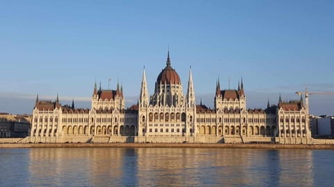 Nearby landmark, Landmark view