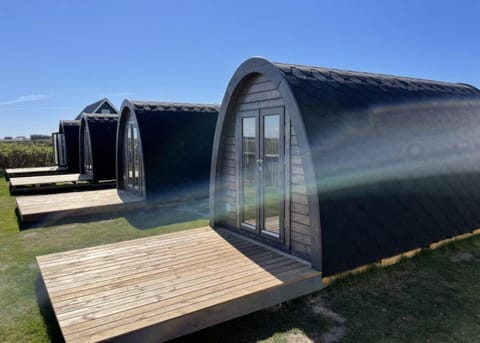 Property building, Facade/entrance, Day