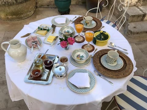 Les Pensees Chambre Hemingway Apartment in Orléans