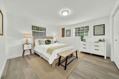 HUGE Modern Family Home- Modern, Fully Stocked, Weekly Savings House in Coeur dAlene