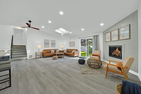 HUGE Modern Family Home- Modern, Fully Stocked, Weekly Savings House in Coeur dAlene