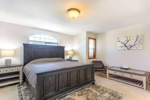 Family Home With Pool Table - Fall Weekly Savings House in Post Falls