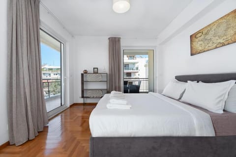 Seaside Breeze - 2 Bdrm Apartment in Palaio Faliro - Sea View Apartment in South Athens