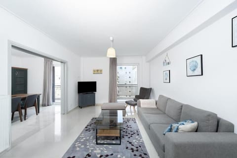 Seaside Breeze - 2 Bdrm Apartment in Palaio Faliro - Sea View Apartment in South Athens