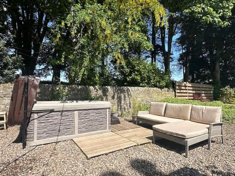The Farmhouse - Countryside Escape with Hot Tub House in Carnoustie