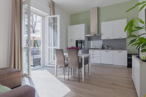 Kitchen or kitchenette, Living room, Seating area, Dining area, dishwasher, minibar, pet friendly, stove