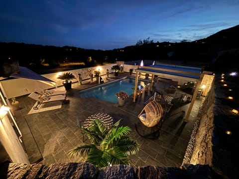 Night, Pool view