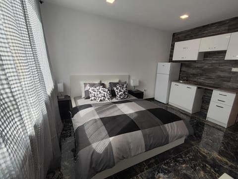 Kitchen or kitchenette, Photo of the whole room, Bedroom