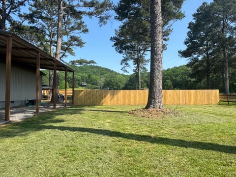 Property building, Spring, Day, Natural landscape, Garden, Garden view, Mountain view