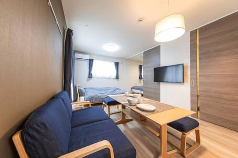 Bed, TV and multimedia, Living room, Dining area