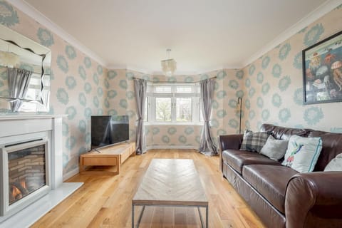 Communal lounge/ TV room, Living room