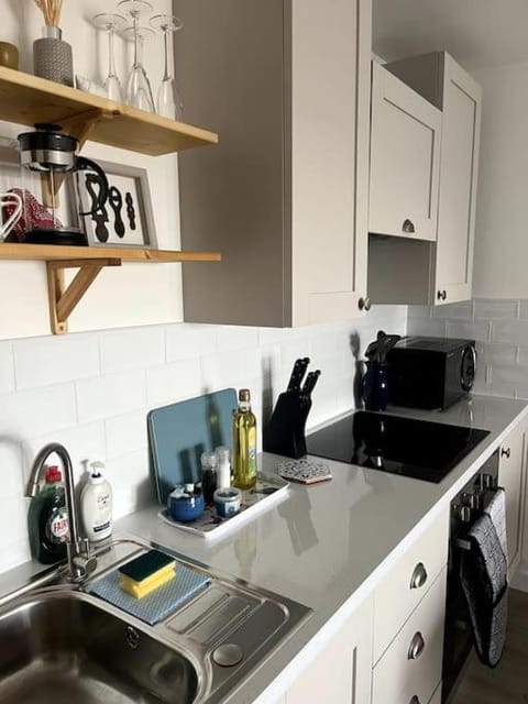 Kitchen or kitchenette, Dining area, dishwasher, minibar, pet friendly, stove